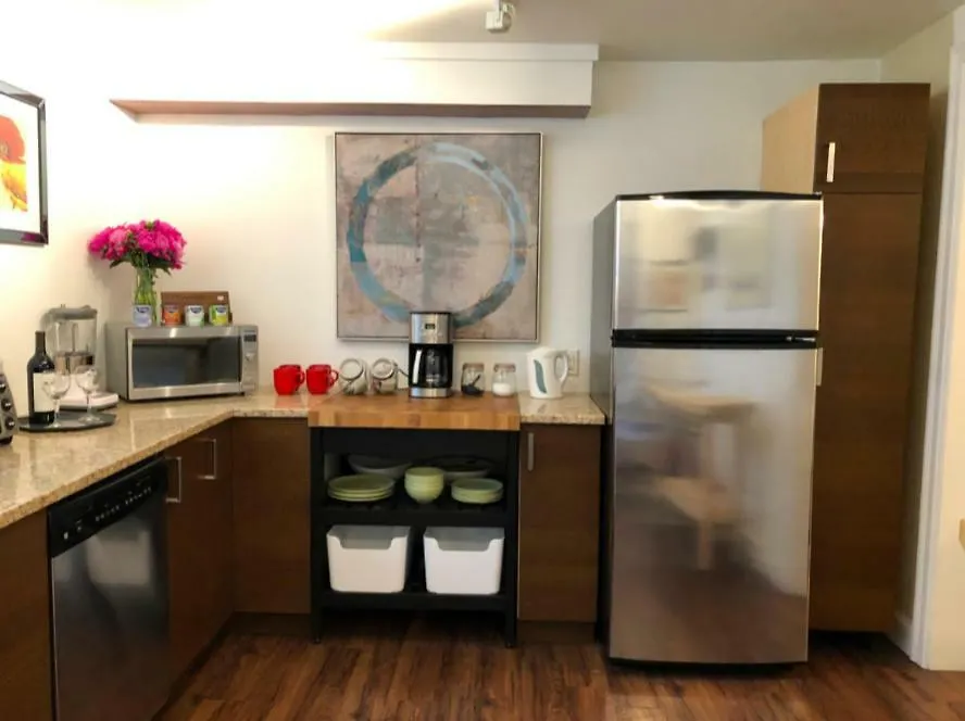 Sophia Suite Vancouver Apartment